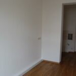 komplett renovierte 3 - Raum Wohnung am Stadtrand