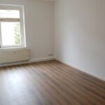 komplett renovierte 3 - Raum Wohnung am Stadtrand