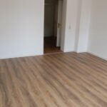 komplett renovierte 3 - Raum Wohnung am Stadtrand