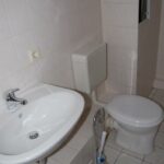 komplett renovierte 3 - Raum Wohnung am Stadtrand