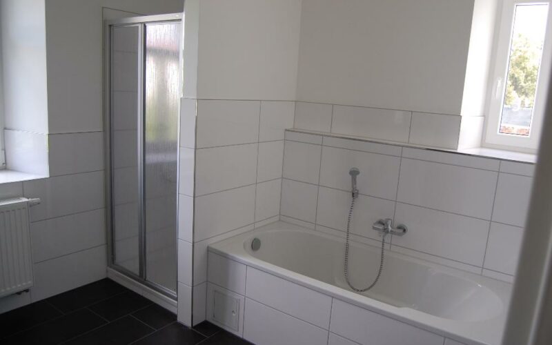 komplett sanierte 5-Raum Wohnung in ruhiger Wohnlage