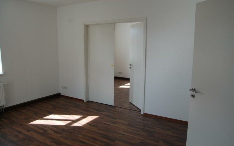komplett sanierte 5-Raum Wohnung in ruhiger Wohnlage